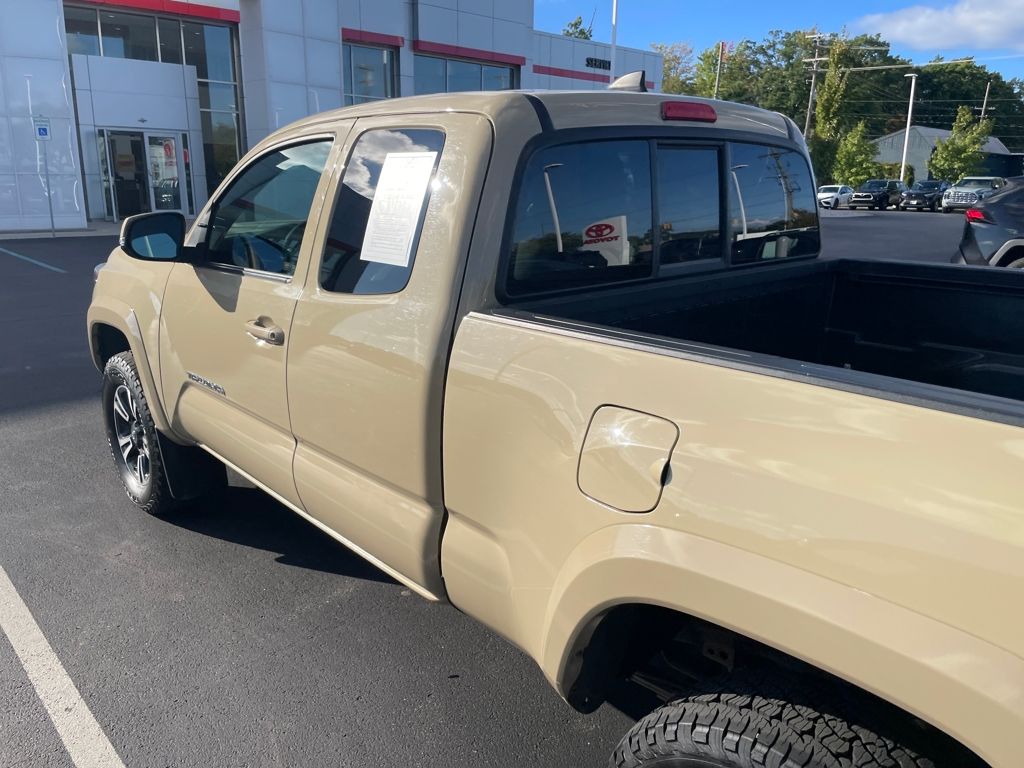 2019 Toyota Tacoma TRD Sport photo 6