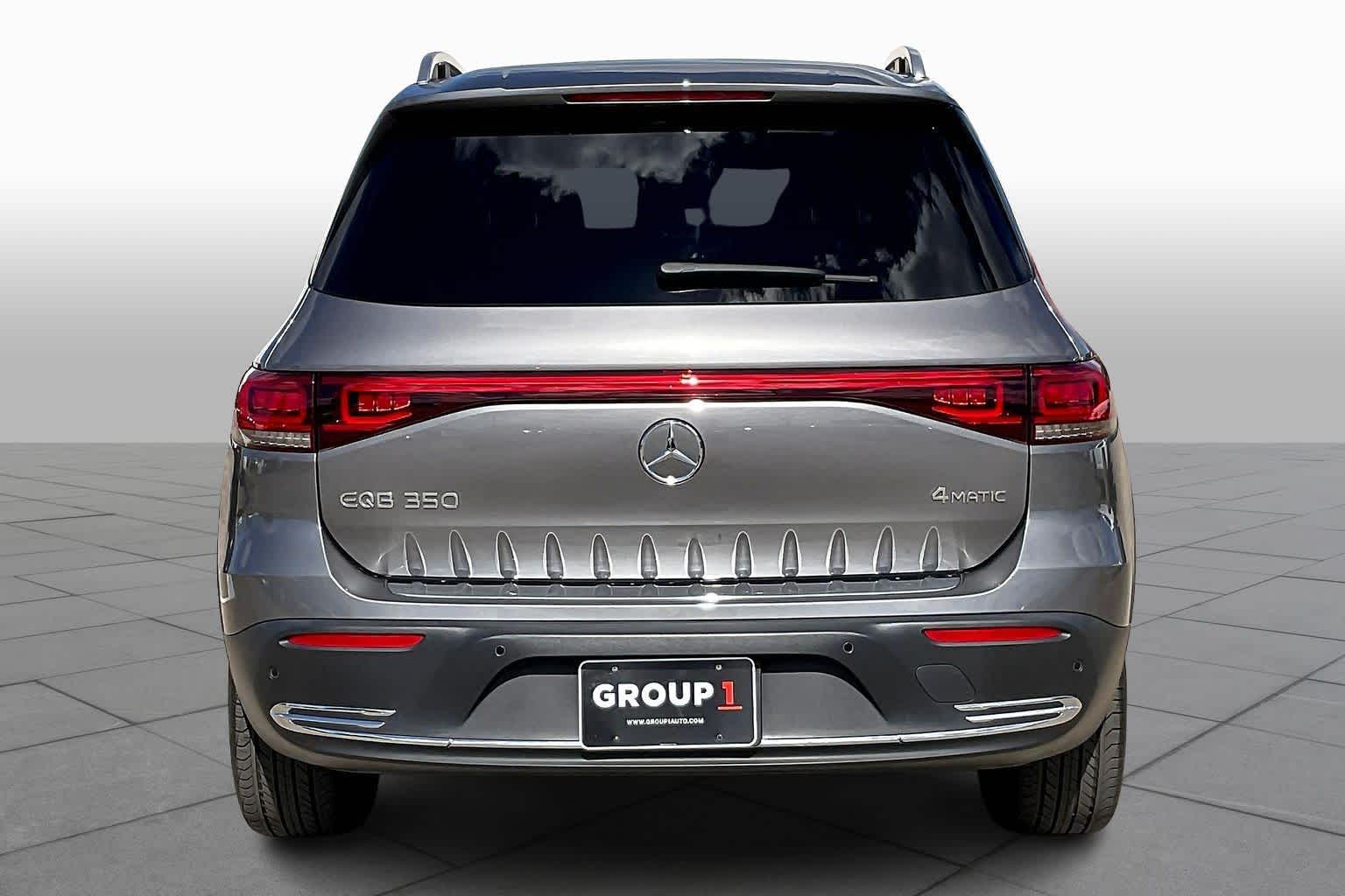 2022 Mercedes Benz EQB 350 4MATIC photo 4