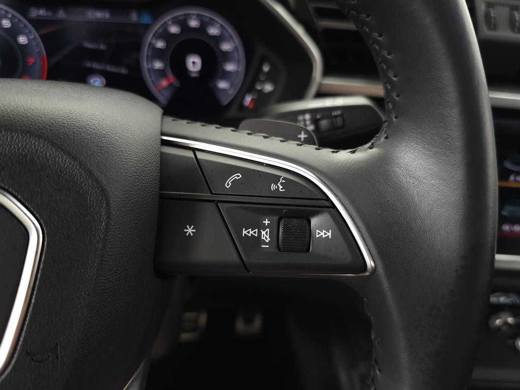 2020 Audi Q3 S line Premium Plus photo 19