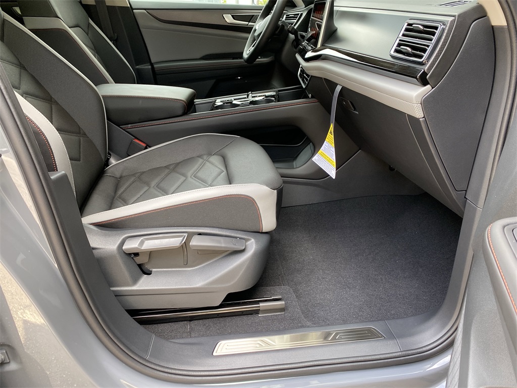 2025 Volkswagen Atlas Peak Edition SE photo 45
