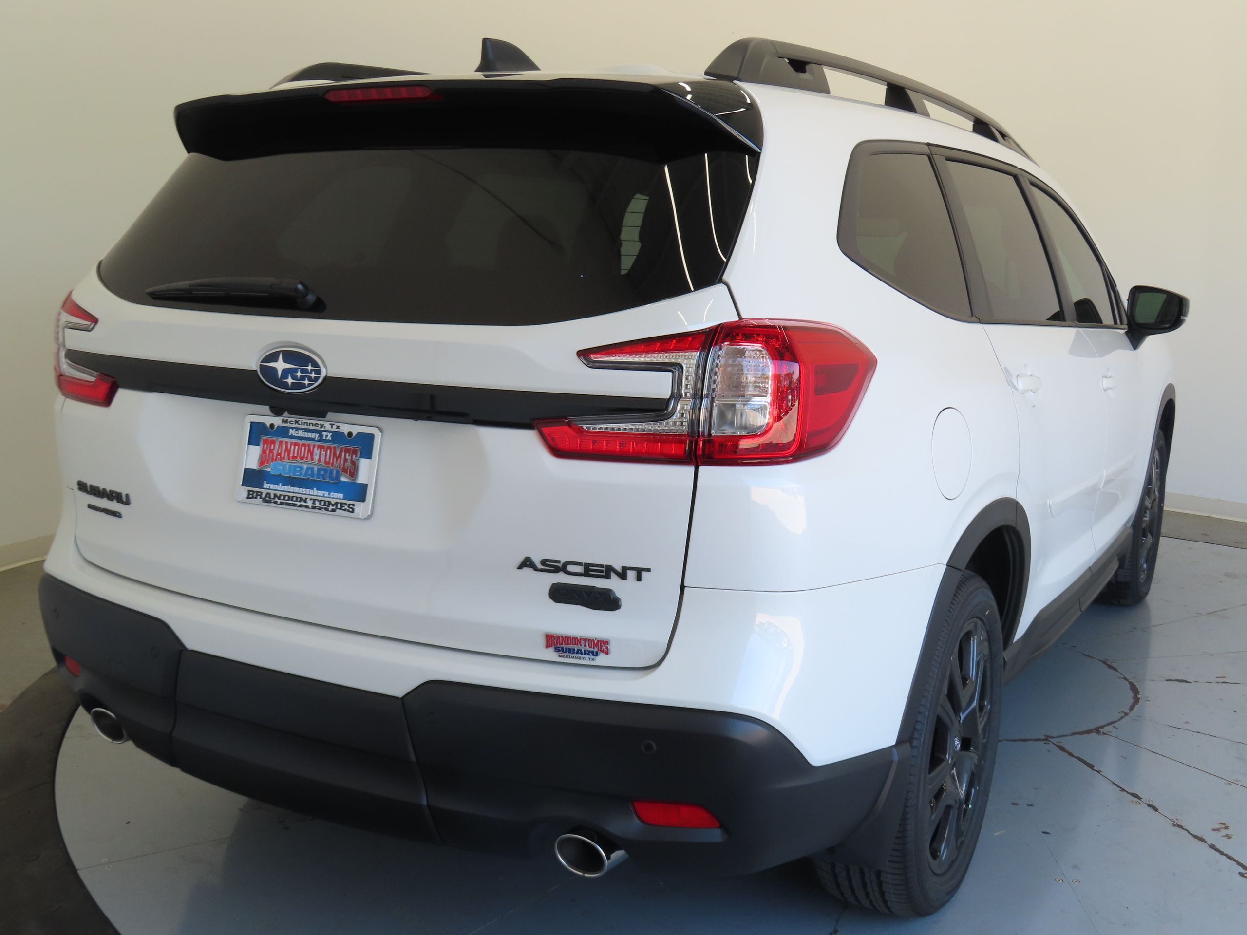 2025 Subaru Ascent Onyx Edition photo 3