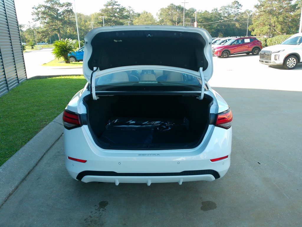 2025 Nissan Sentra SV photo 17