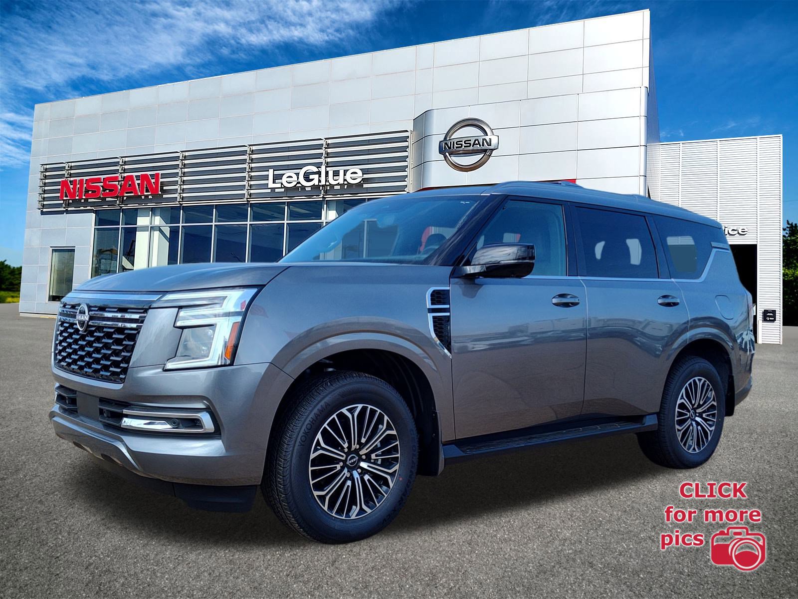 2026 Nissan Armada Platinum's photo