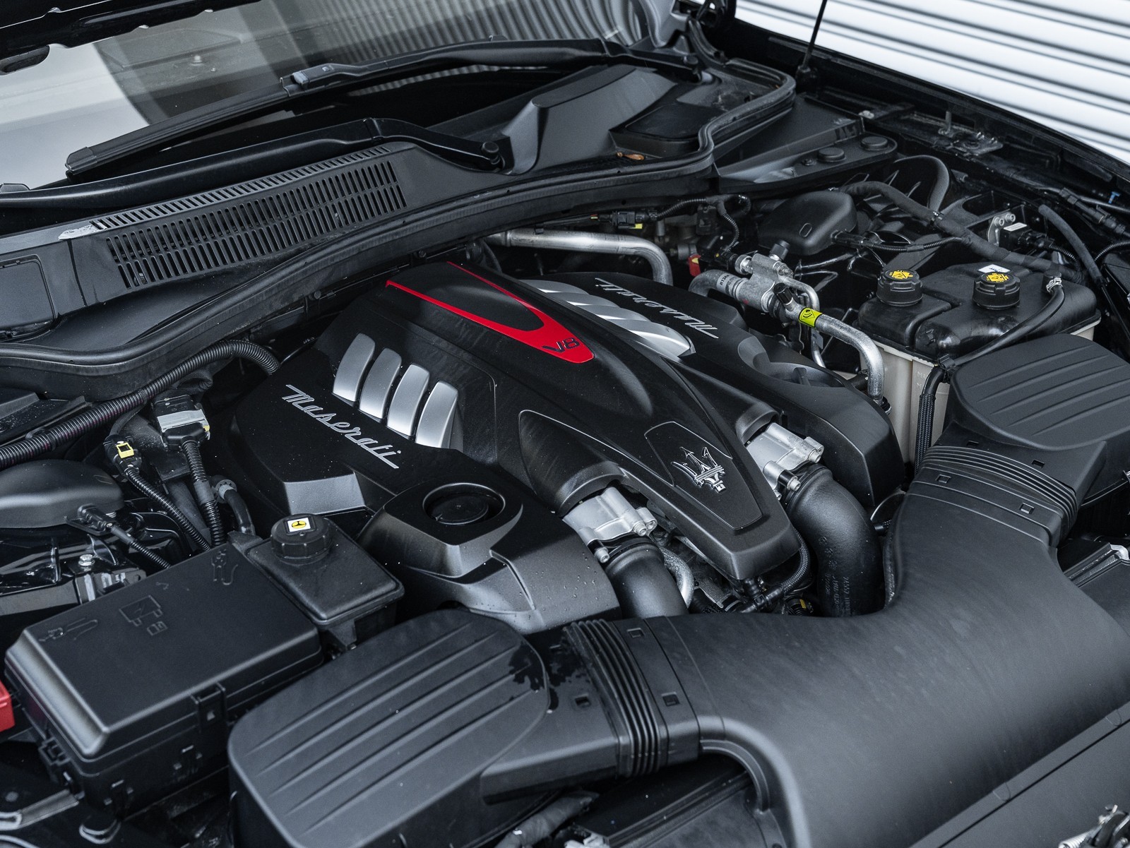 2014 Maserati Quattroporte GTS photo 26