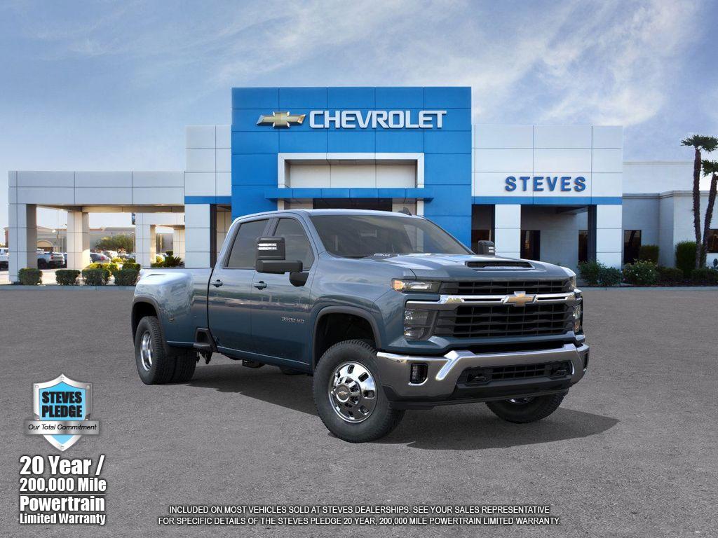 2025 Chevrolet Silverado 3500HD LT's photo