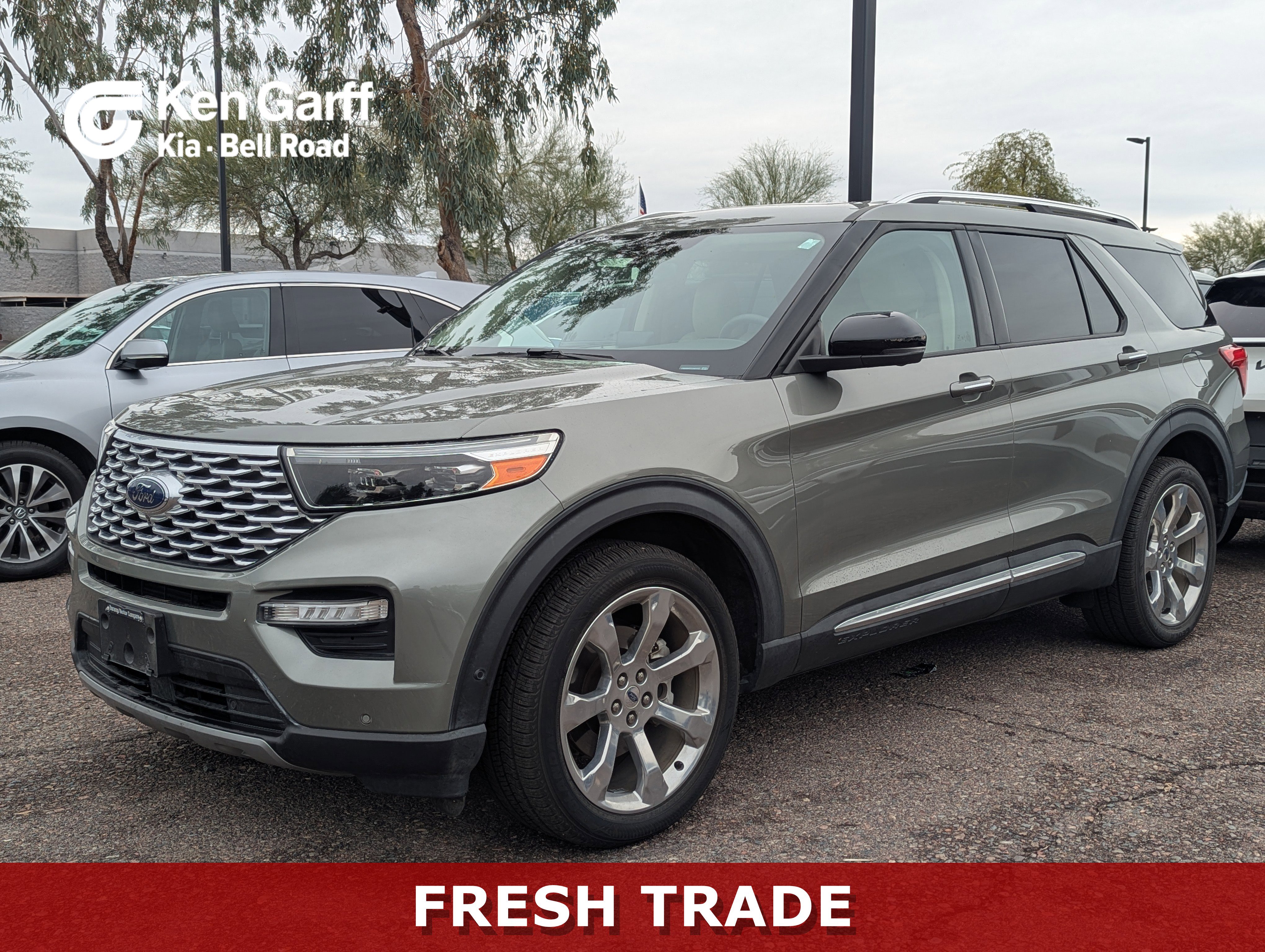 2020 Ford Explorer Platinum's photo