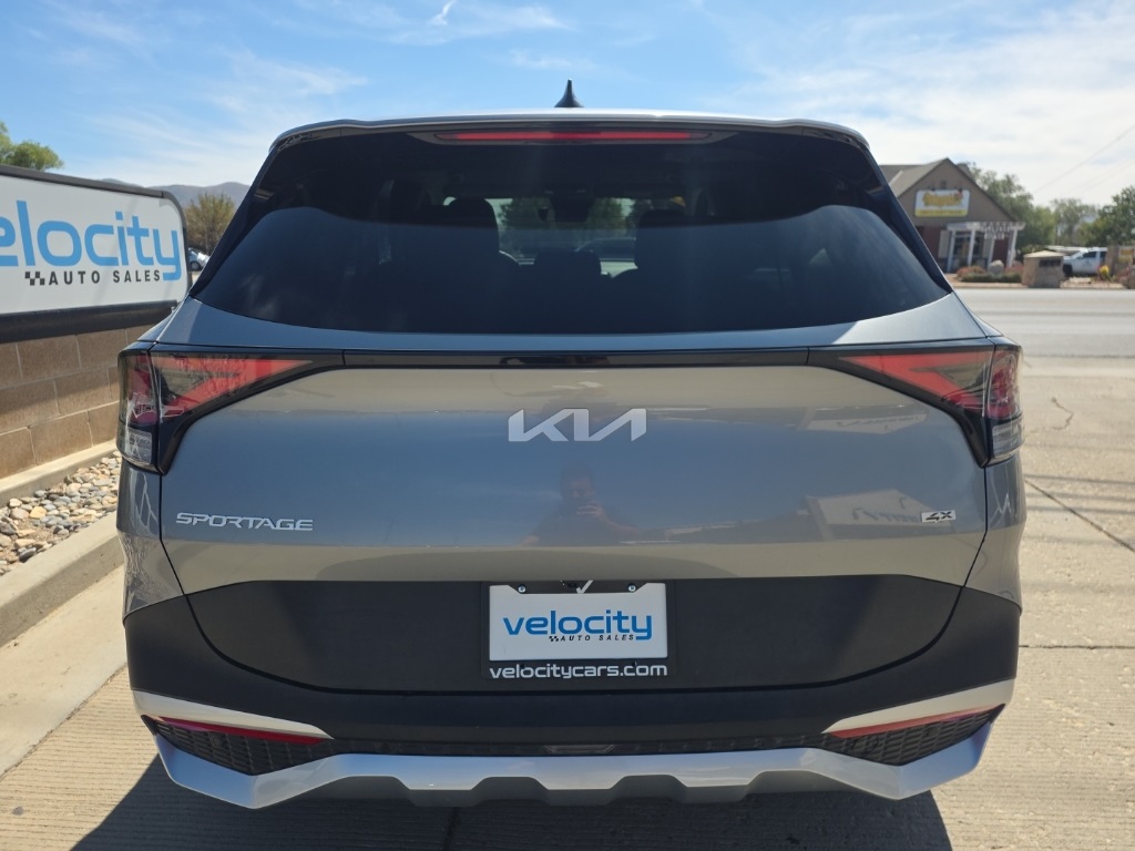 2024 Kia Sportage LX photo 2