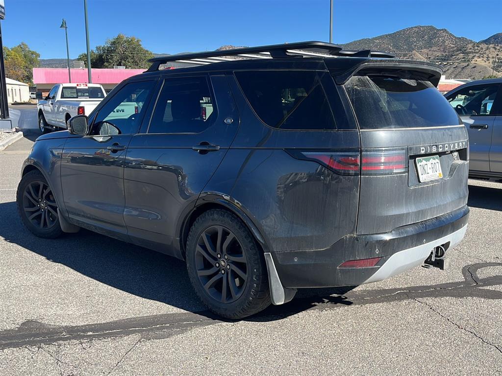 2023 Land Rover Discovery Metropolitan Edition photo 4