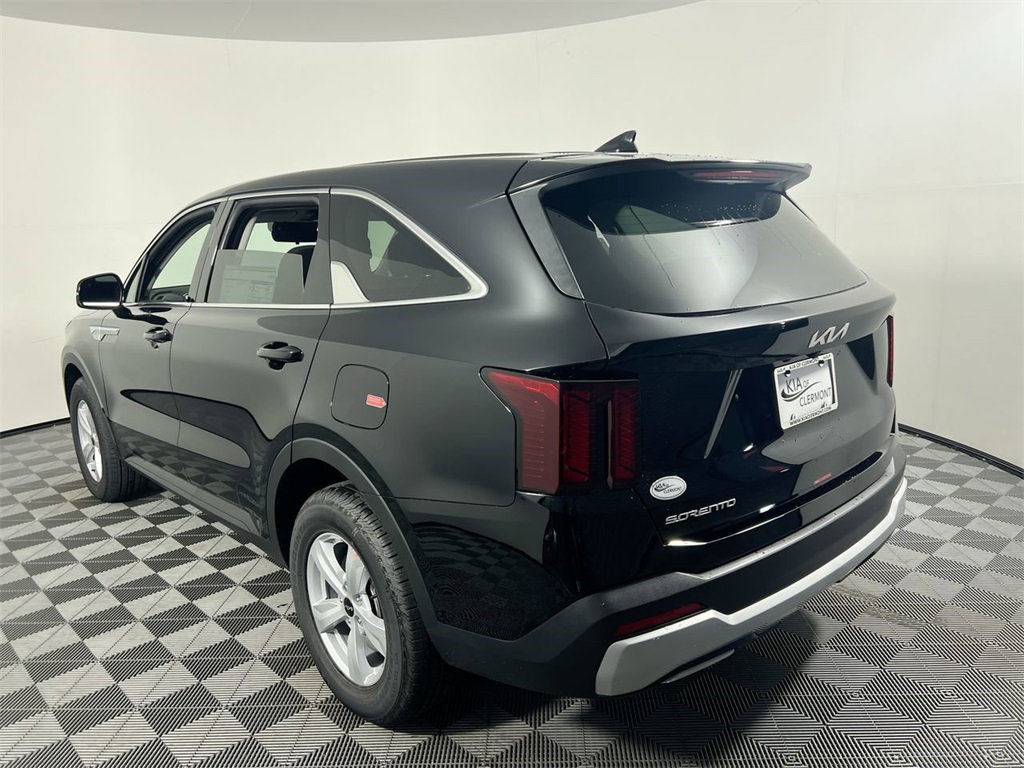 2026 Kia Sorento LX photo 6