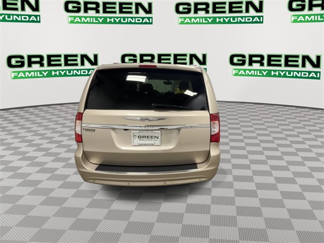 2014 Chrysler Town & Country photo 18