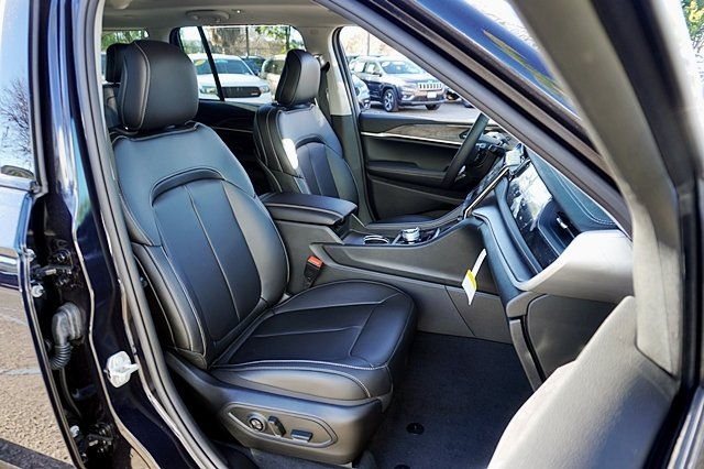 2023 Jeep Cherokee 4xe photo 15