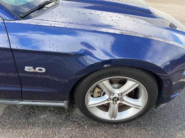 2012 Ford Mustang GT Premium photo 2