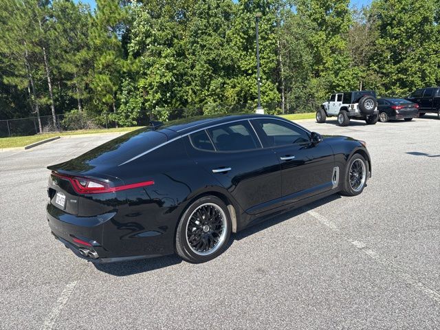 2018 Kia Stinger Premium photo 2
