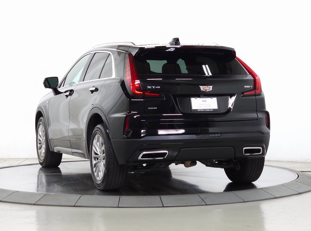 2025 Cadillac XT4 Premium Luxury photo 3