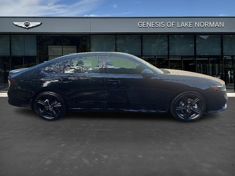 2025 Honda Accord Hybrid Sport-L photo 3