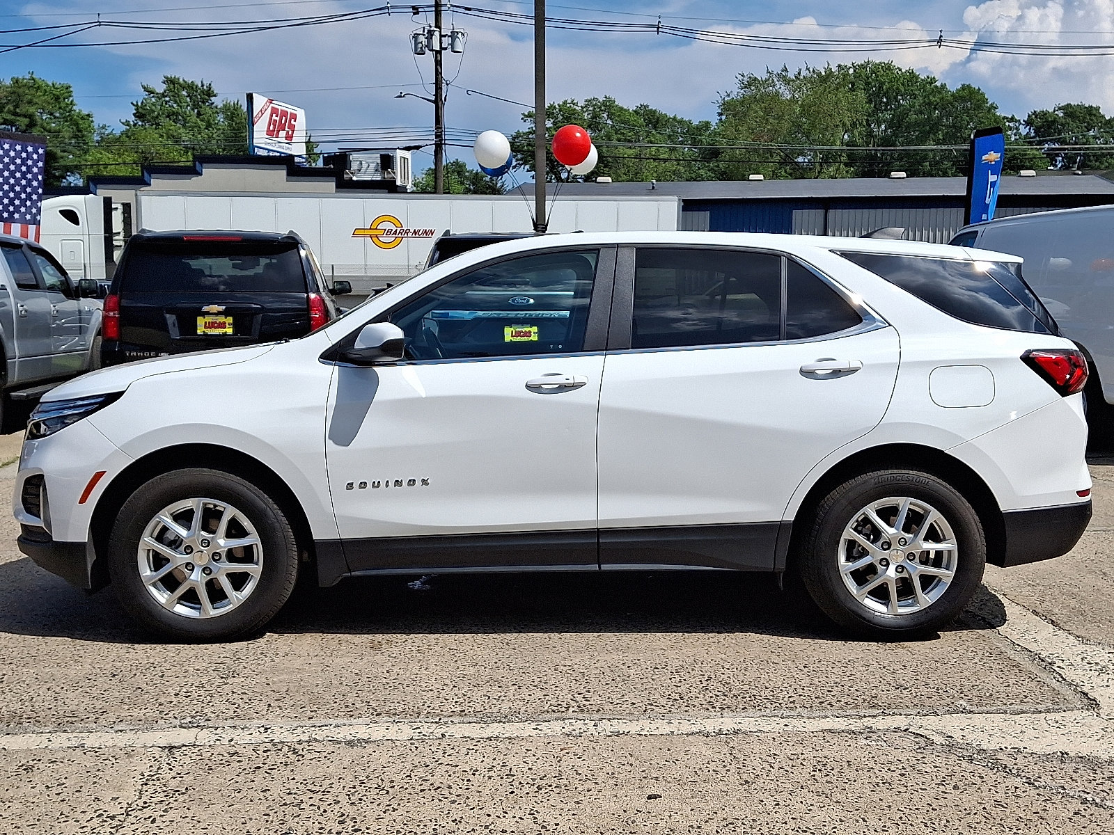 2024 Chevrolet Equinox LT photo 4