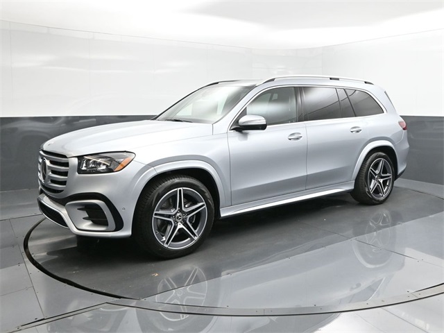 2025 Mercedes-Benz GLS Base's photo