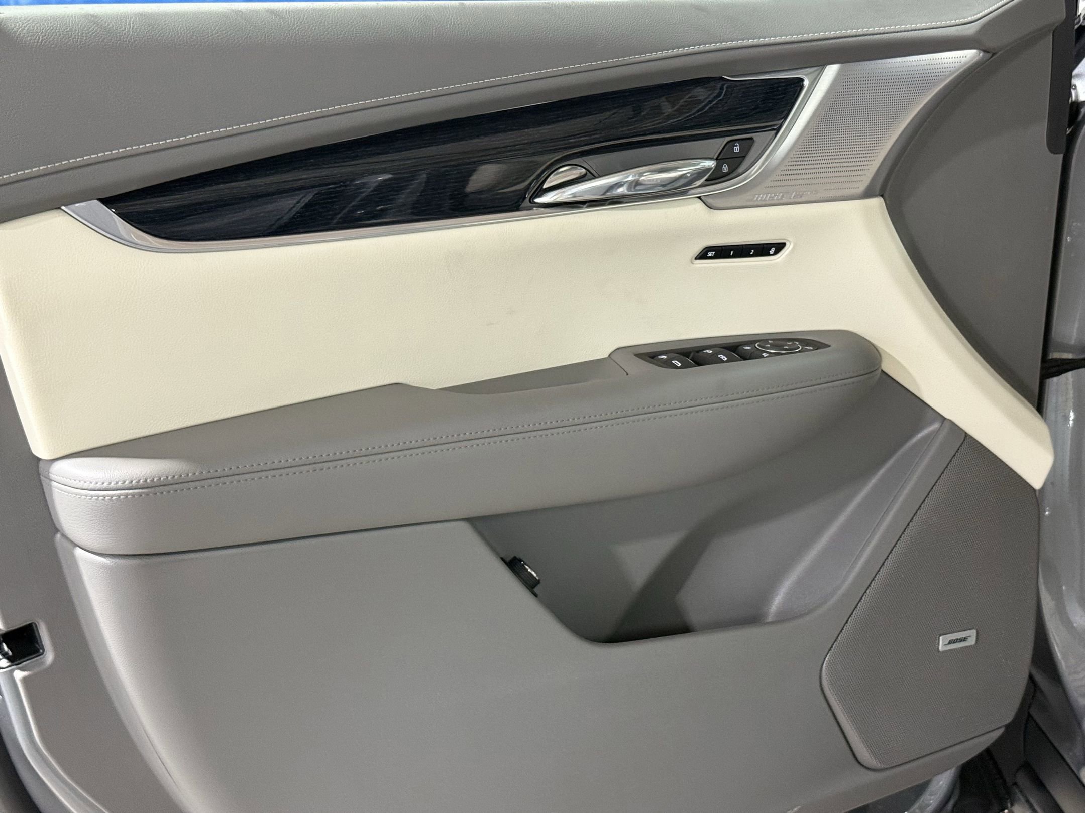 2025 Cadillac XT6 Premium Luxury photo 20