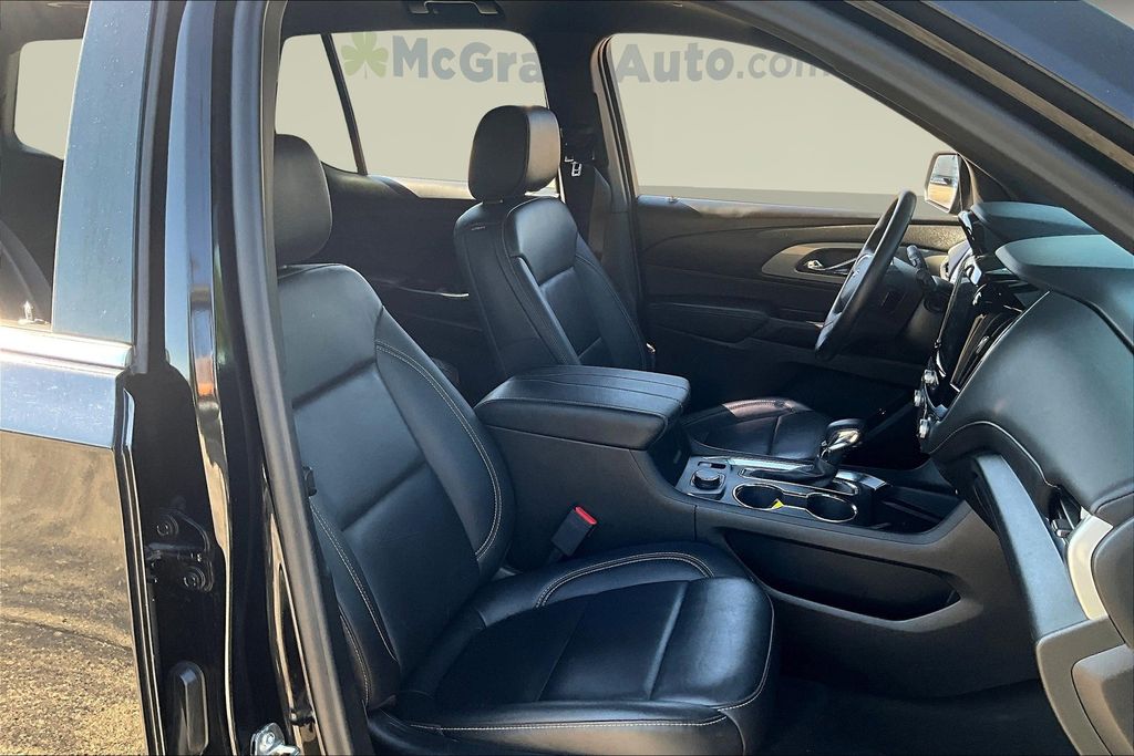 2023 Chevrolet Traverse Leather photo 25