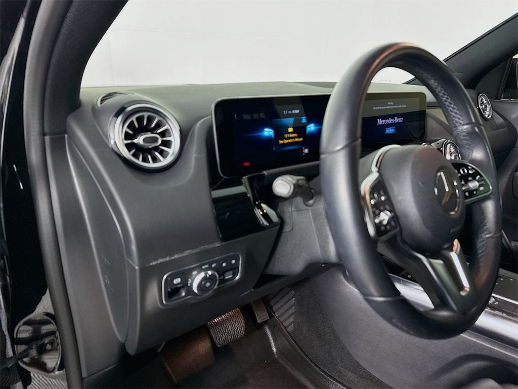 2021 Mercedes Benz GLA 250 4MATIC photo 3