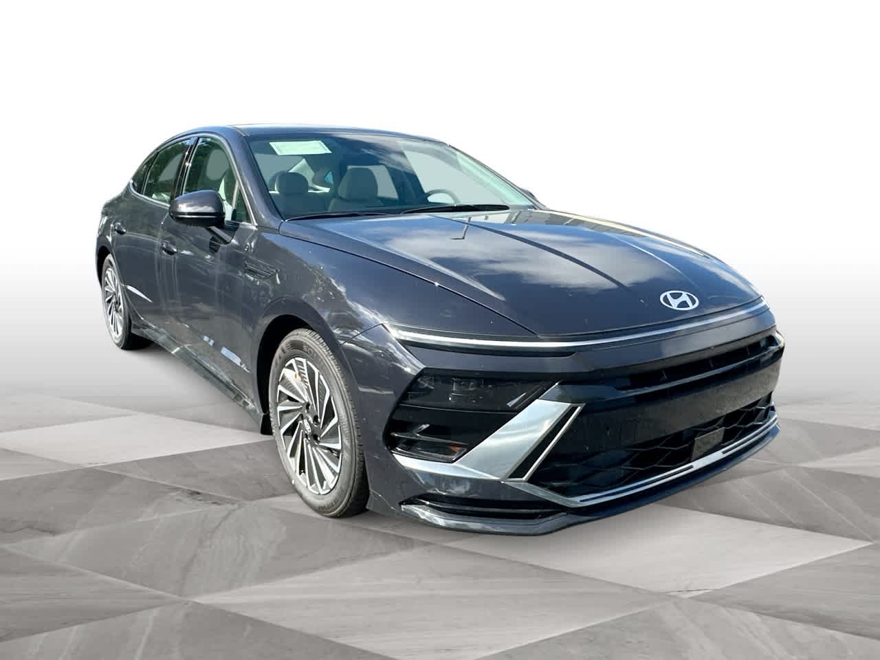 2025 Hyundai Sonata Hybrid SEL photo 2