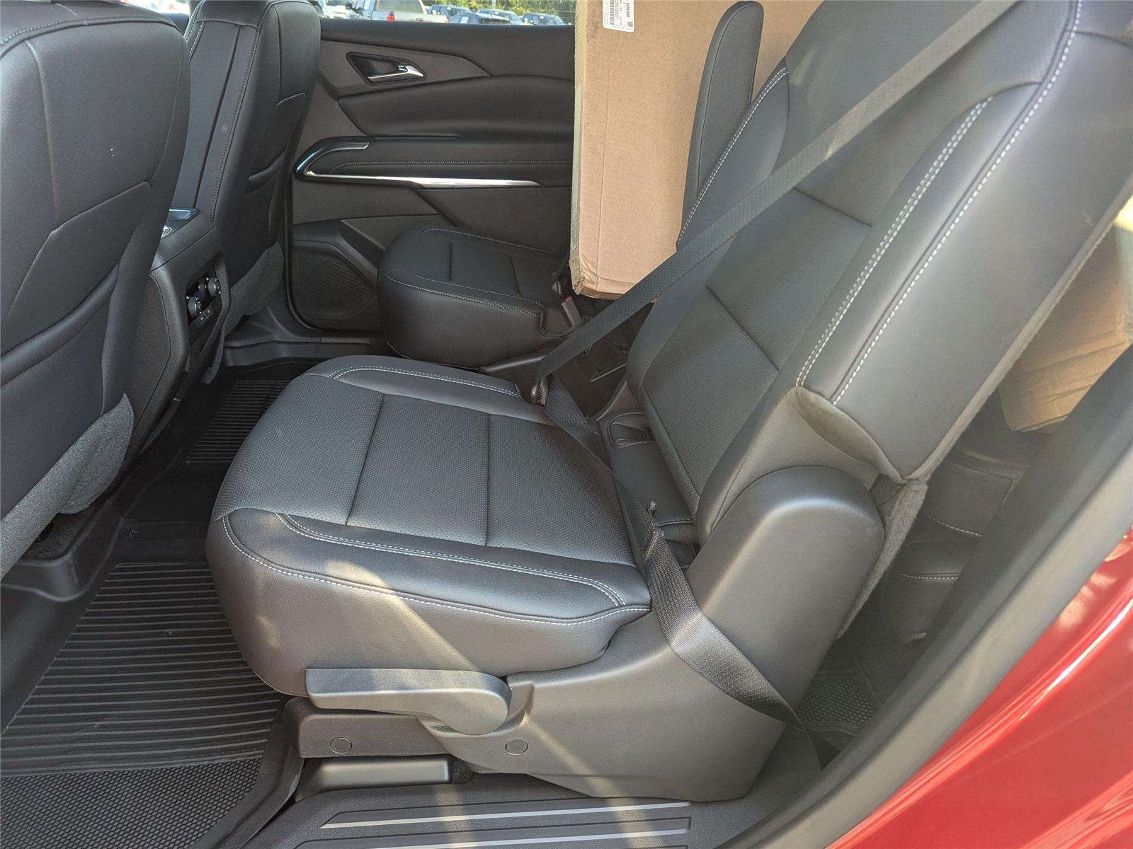 2026 Chevrolet Traverse photo 14