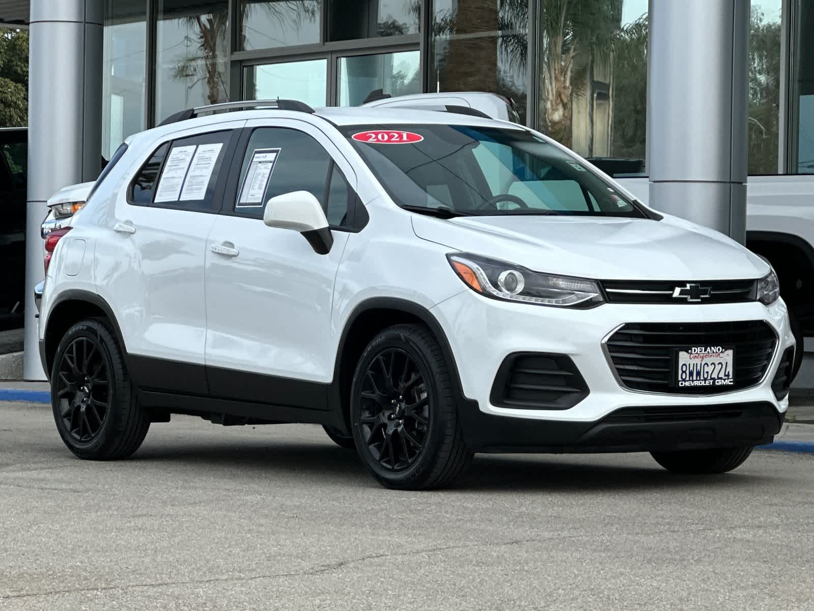 2021 Chevrolet Trax LT photo 2