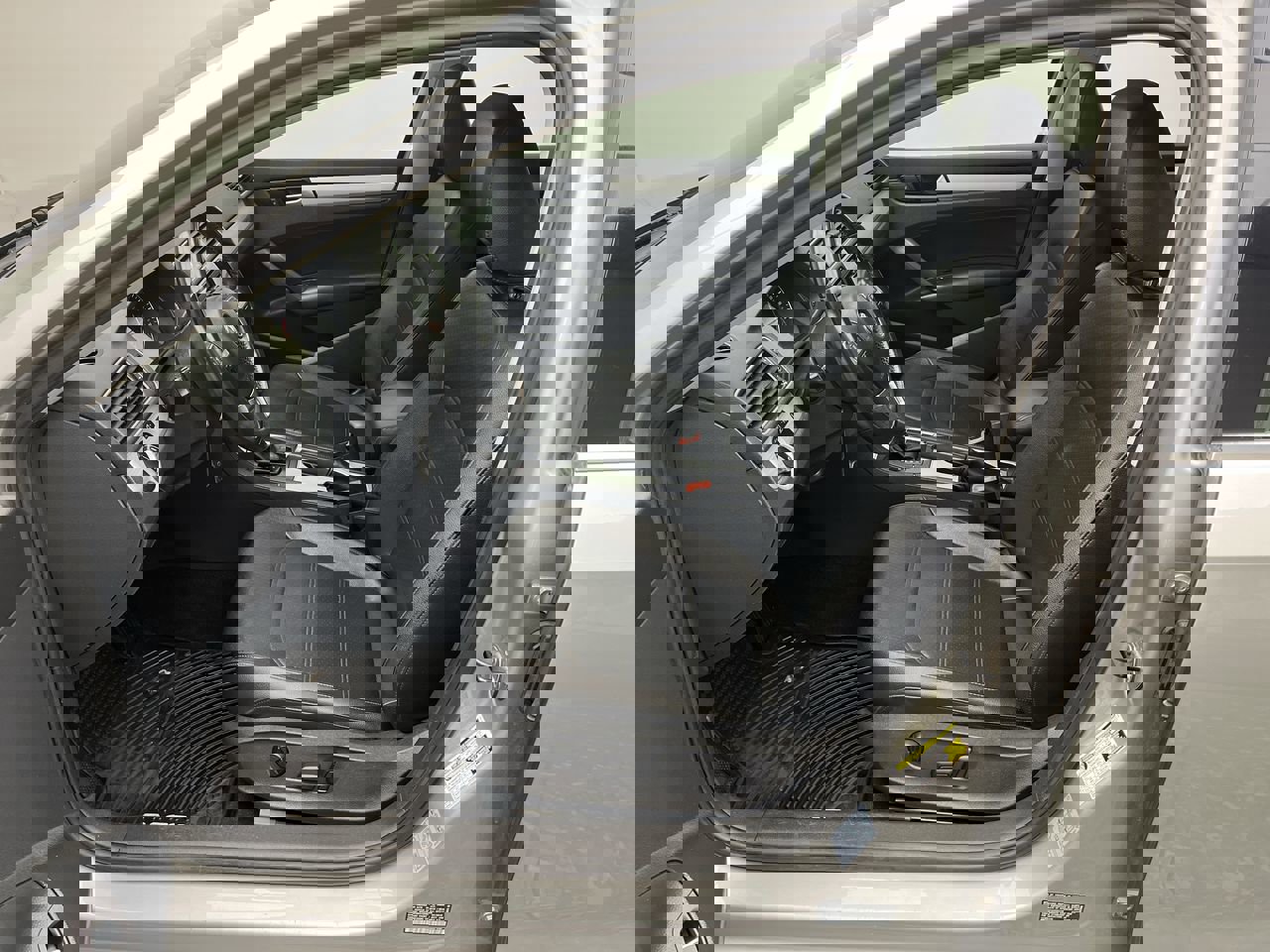 2013 Volkswagen Passat SE photo 3