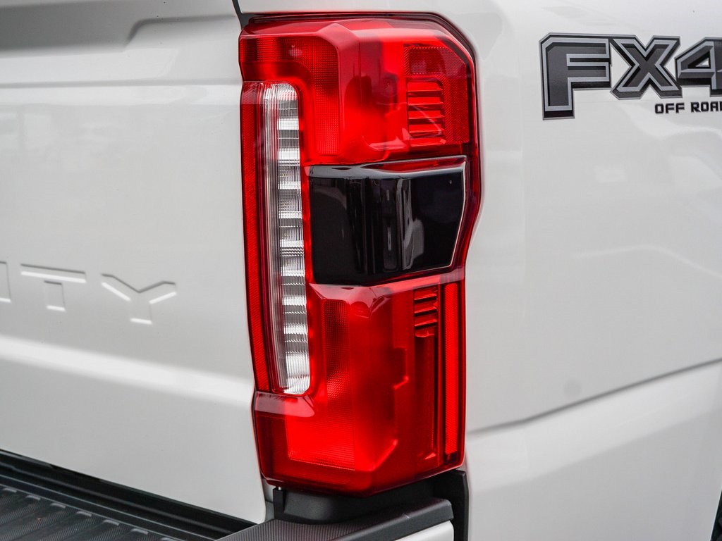 2025 Ford F-250 photo 9