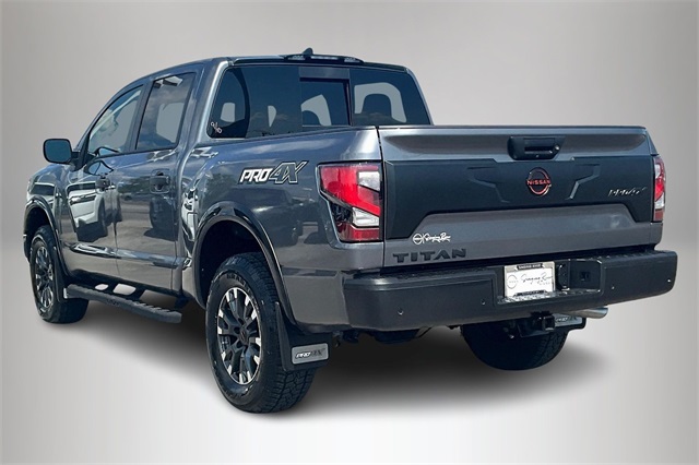 2024 Nissan Titan PRO-4X photo 4