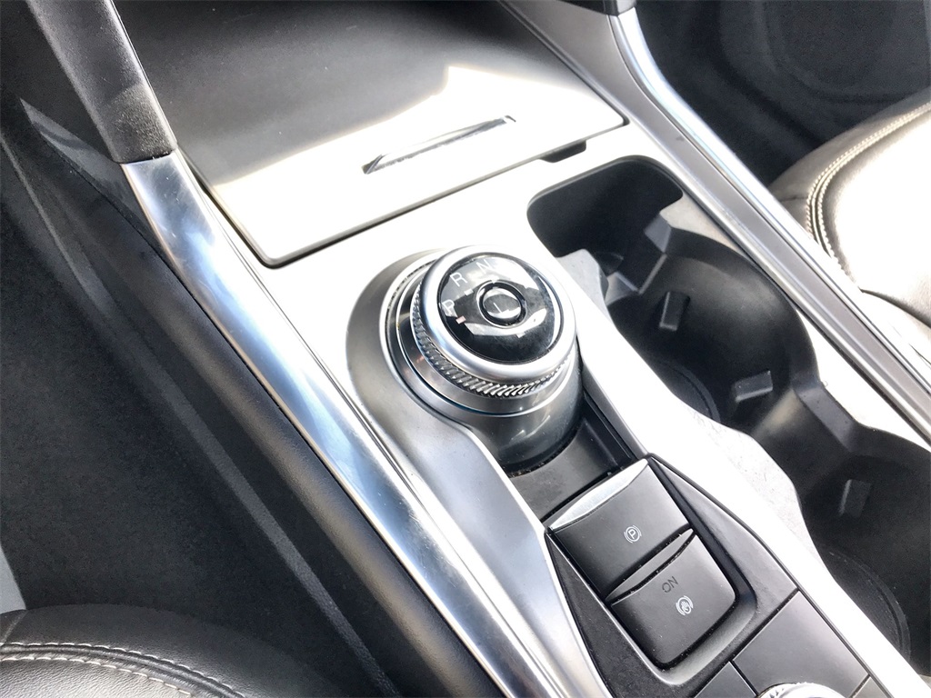 2023 Ford Explorer XLT photo 17