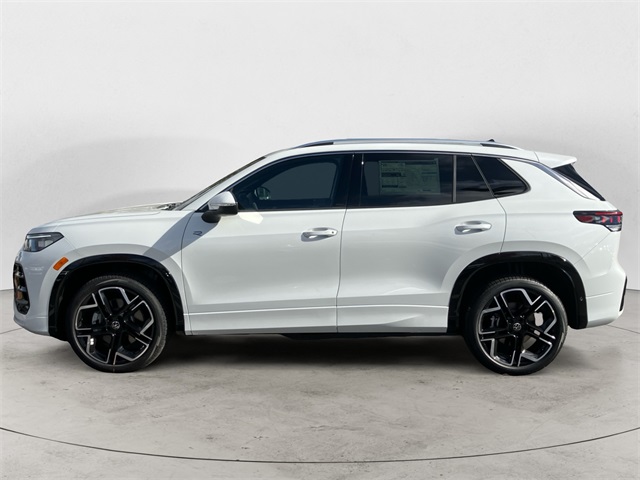 2026 Volkswagen Tiguan SEL R-Line photo 3