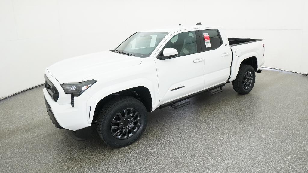 2025 Toyota Tacoma SR5's photo