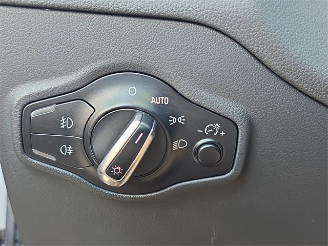 2013 Audi Q5 2.0T Premium photo 24