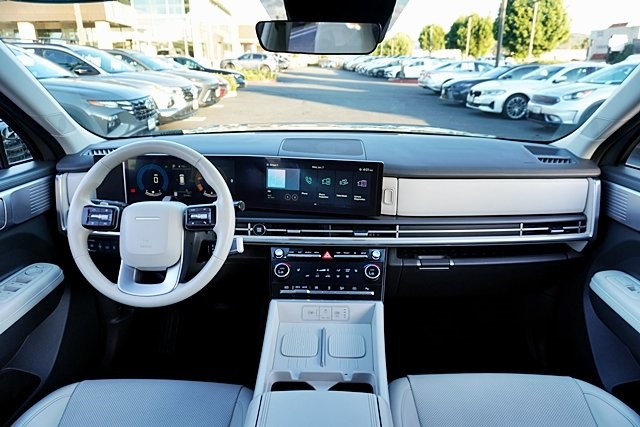 Used 2024 Gray Hyundai SEL image 18