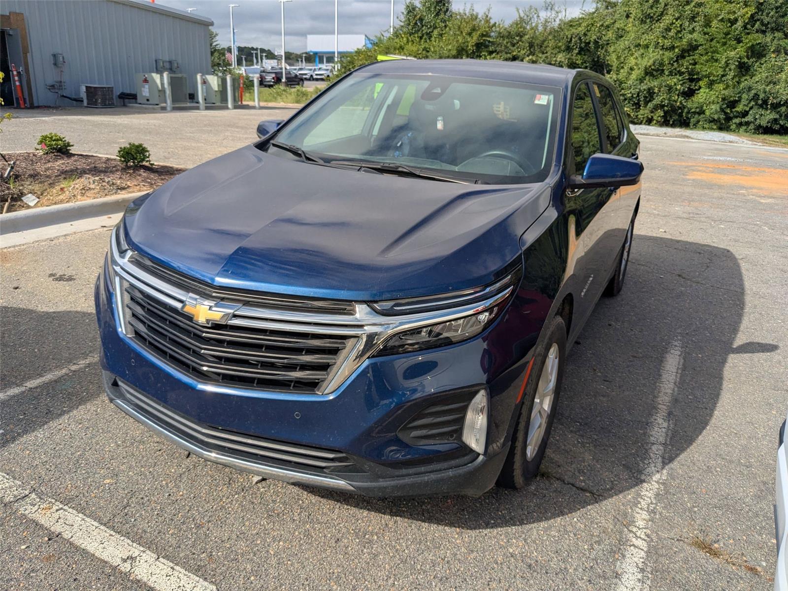 2022 Chevrolet Equinox LT photo 3