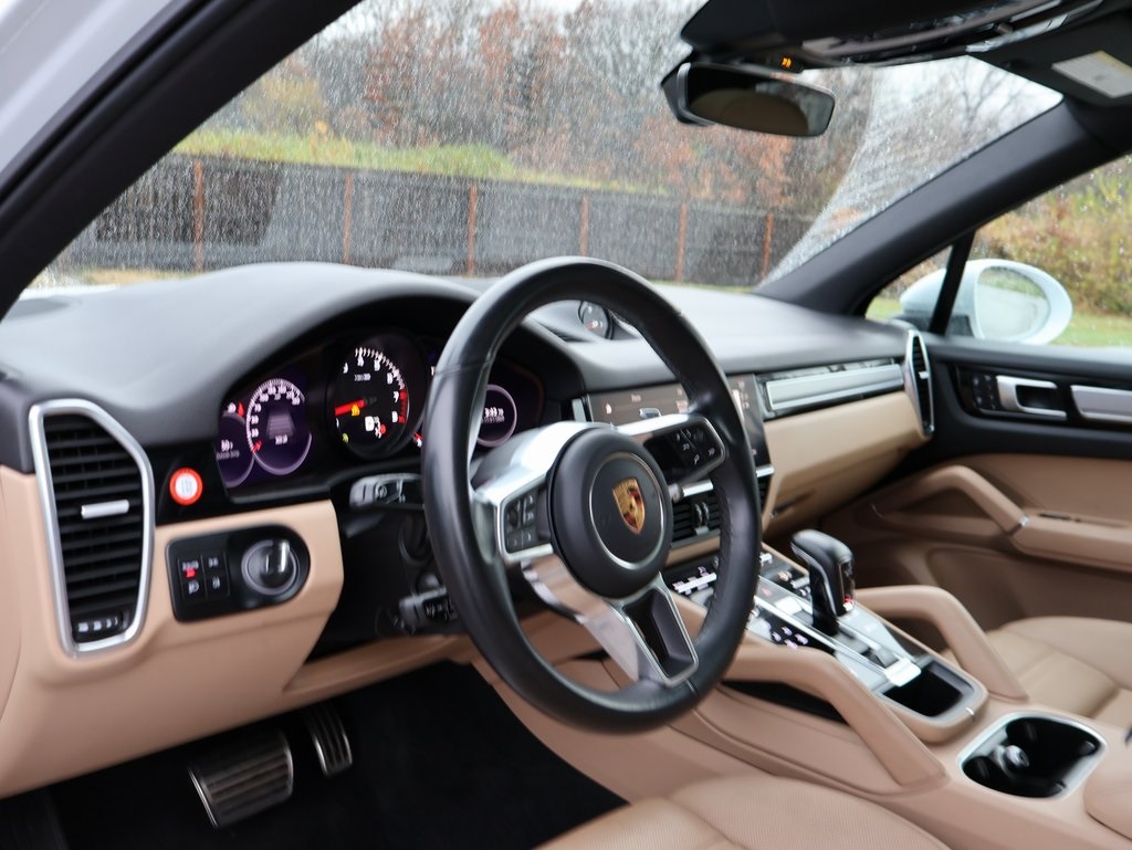 2022 Porsche Cayenne S Platinum Edition photo 4