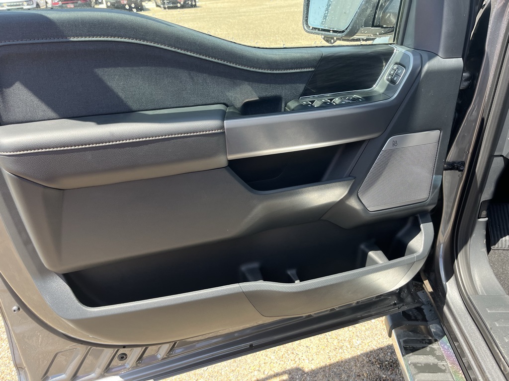 2025 Ford F-150 Lariat photo 20