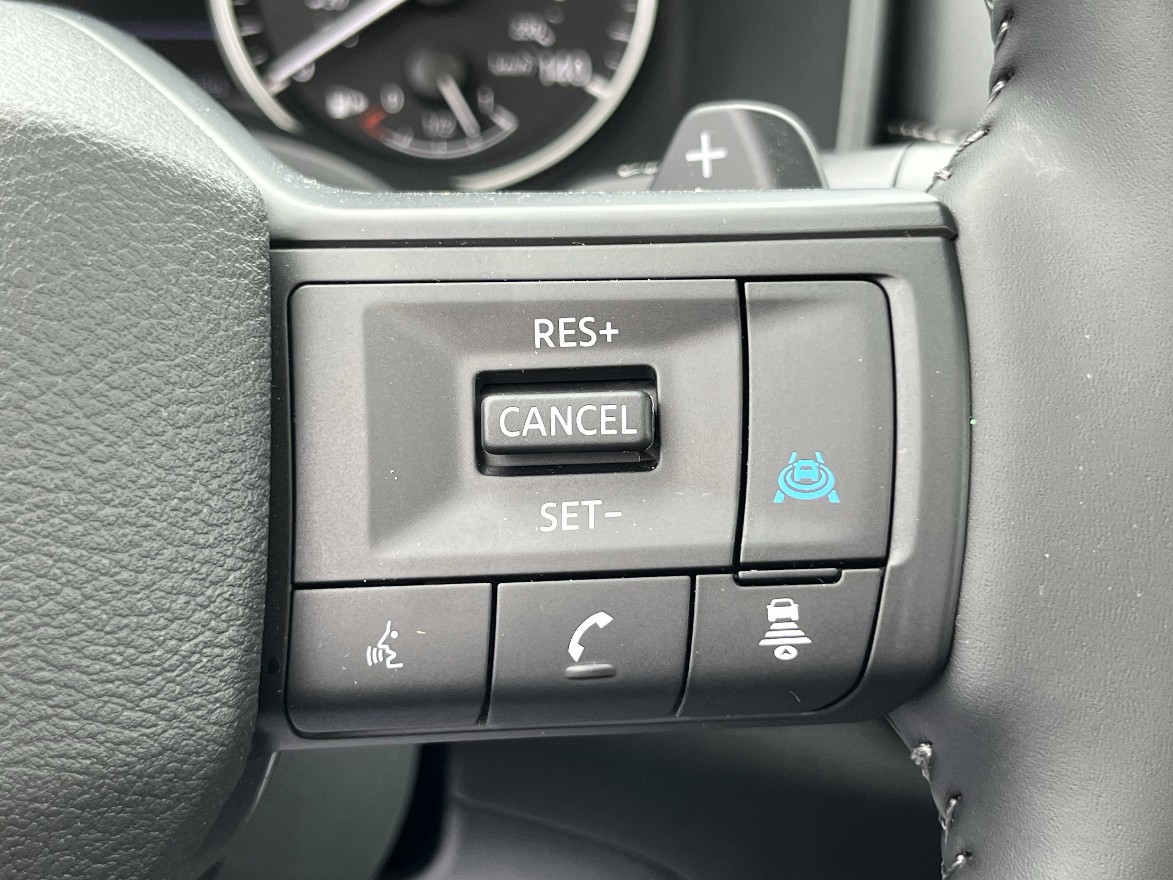 2025 Nissan Rogue AWD SV photo 9