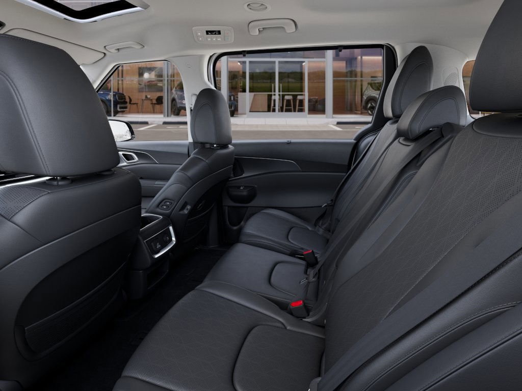 2026 Kia Carnival SX photo 18