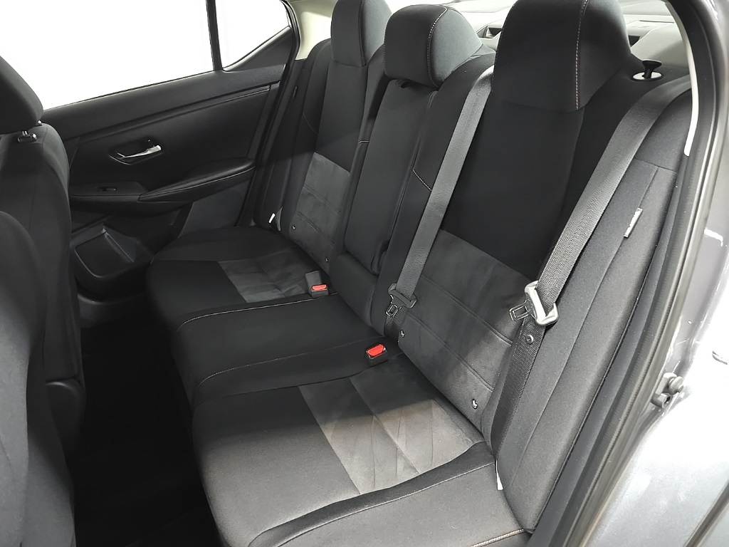 2021 Nissan Sentra SR photo 29
