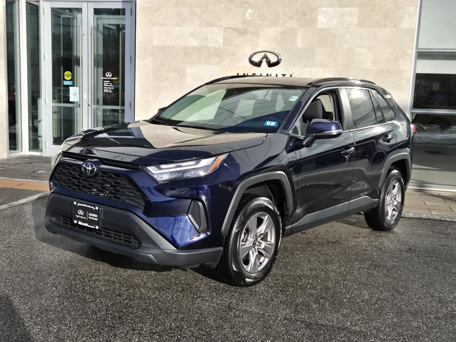 2023 Toyota RAV4 XLE's photo