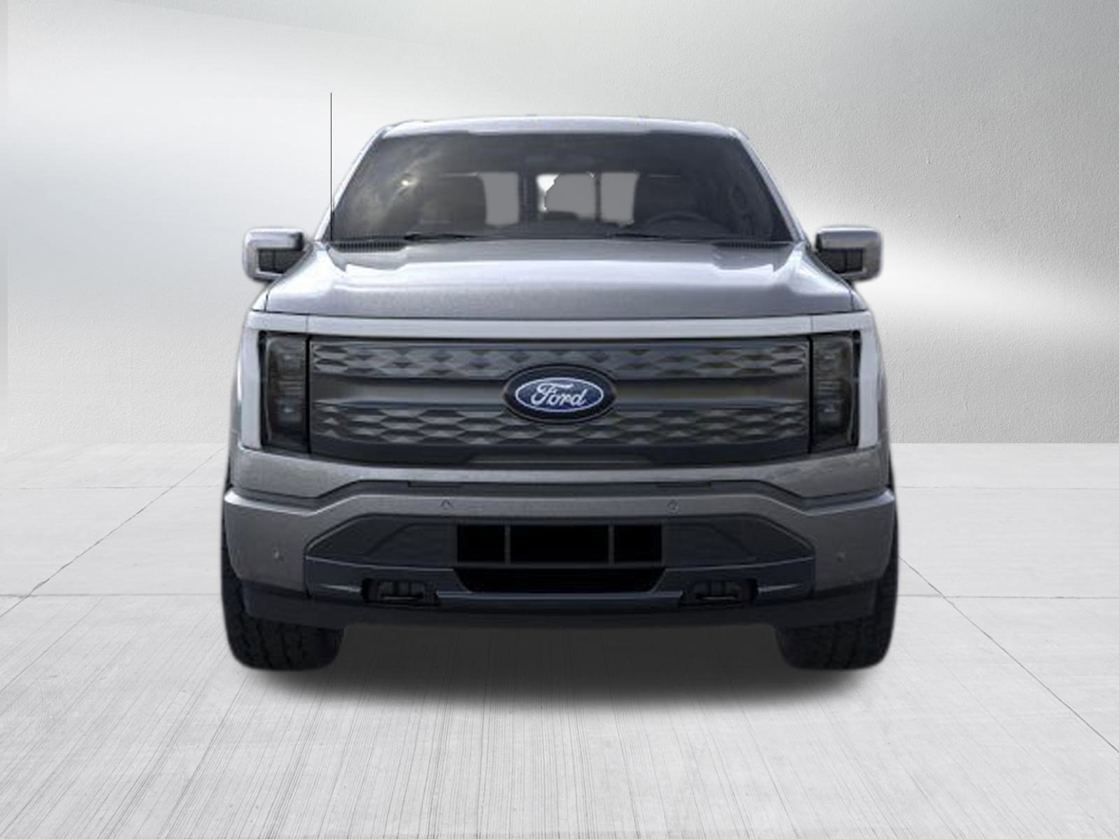 2025 Ford F-150 Lightning Lariat photo 2