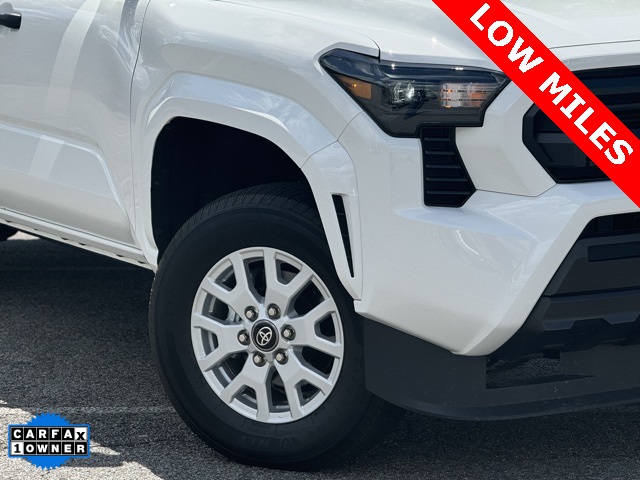 2024 Toyota Tacoma SR photo 2