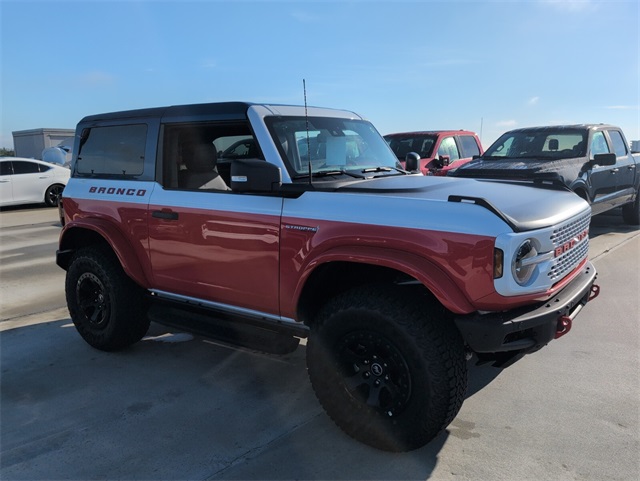 2025 Ford Bronco First Edition photo 2