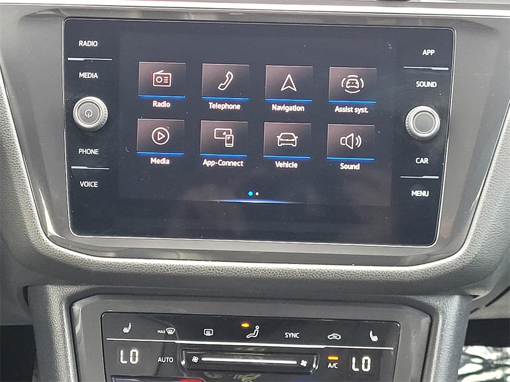 2024 Volkswagen Tiguan SE Wolfsburg Edition photo 19