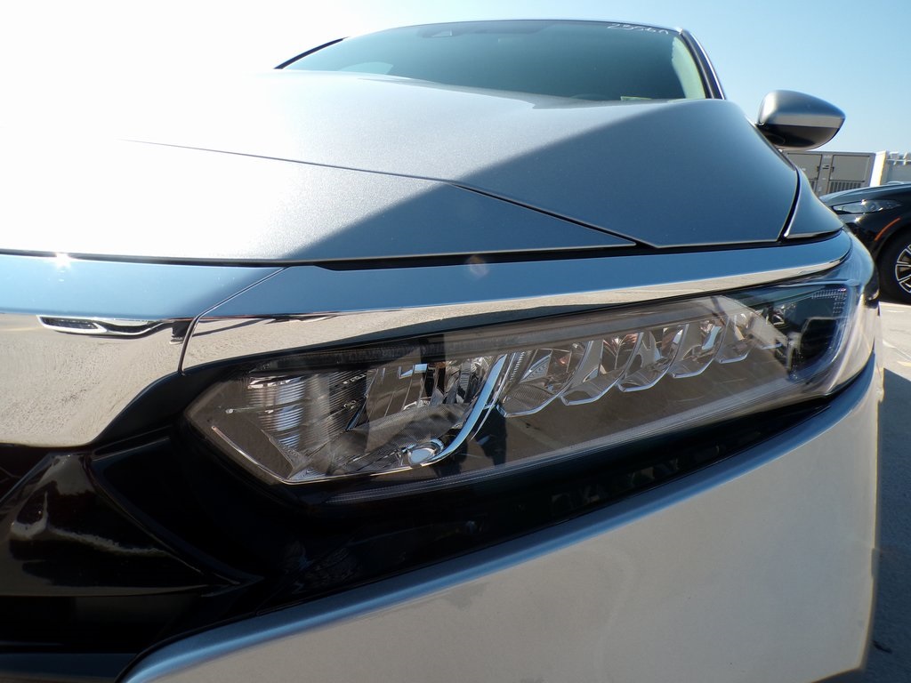 2019 Honda Accord LX photo 9