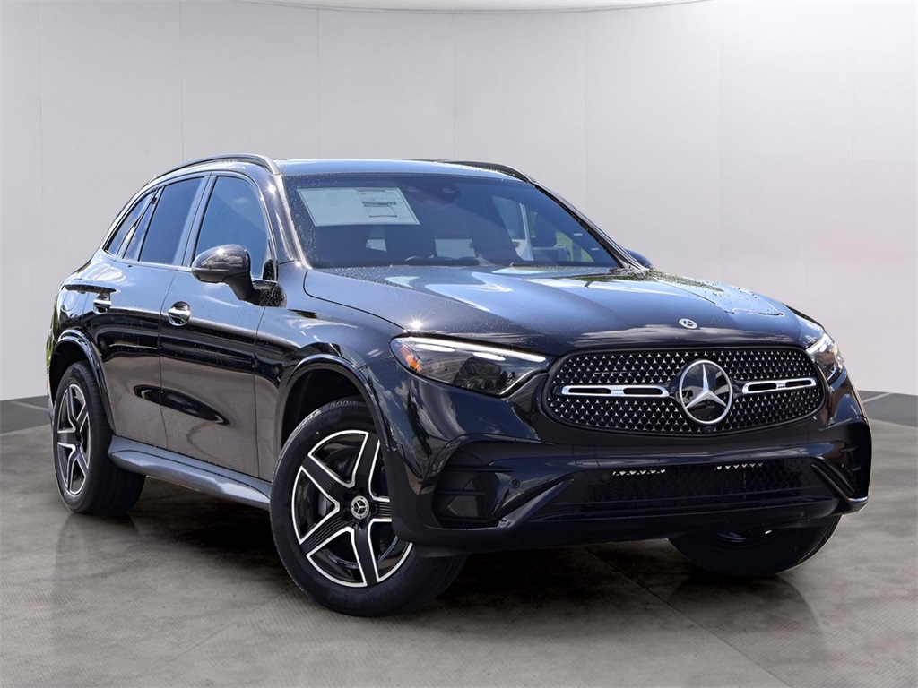 2025 Mercedes-Benz GLC Base's photo
