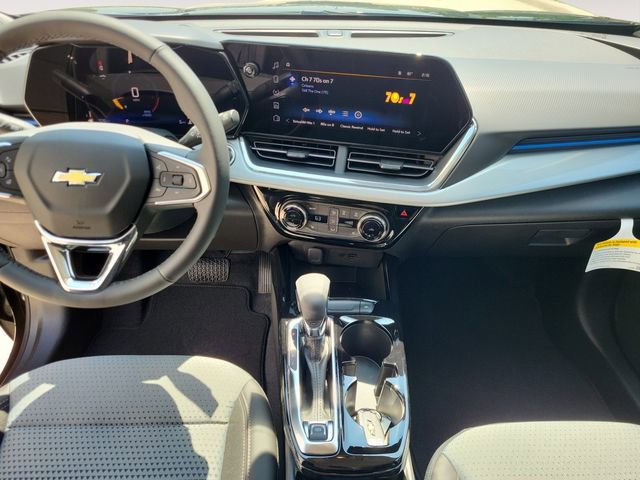 2025 Chevrolet Trax LT photo 13