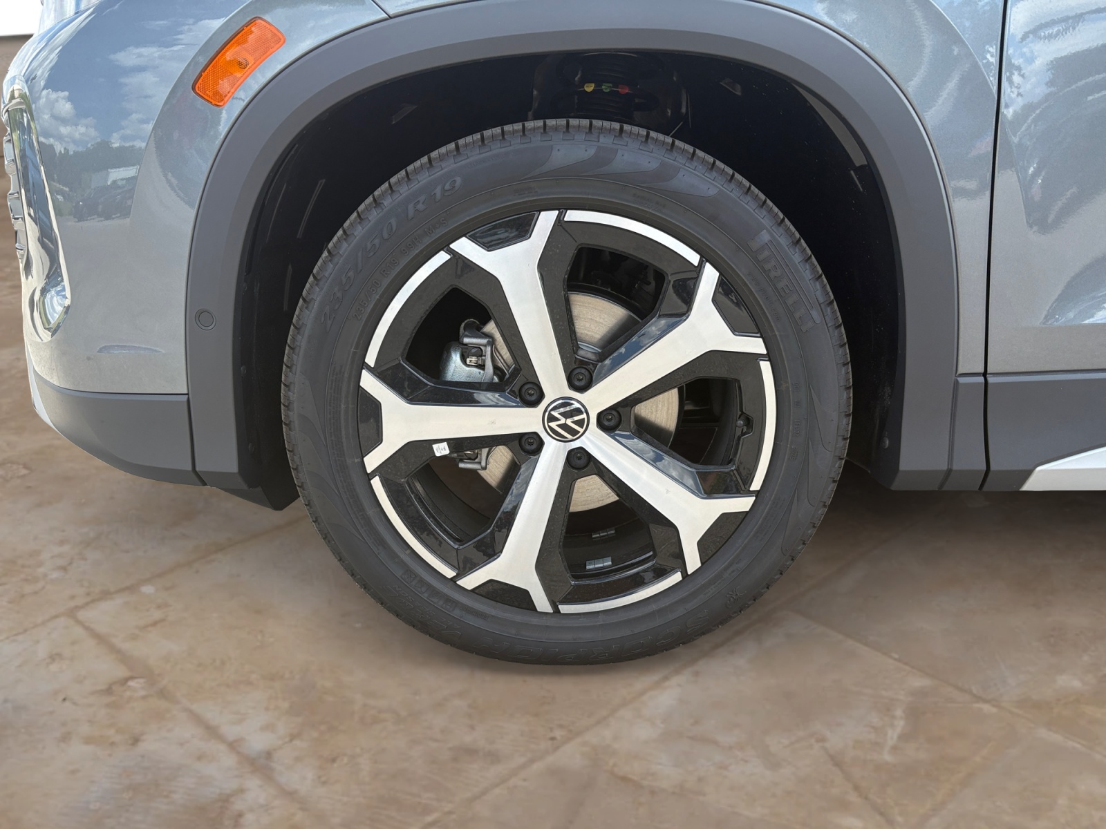2025 Volkswagen Tiguan SE photo 9